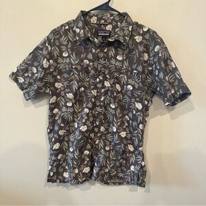 Patagonia Men's Back Step Floral Gray Medium Shirt